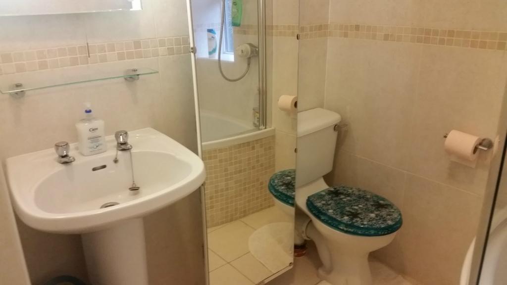 The Dell Dublin Bed and Breakfast Dun Laoghaire Buitenkant foto