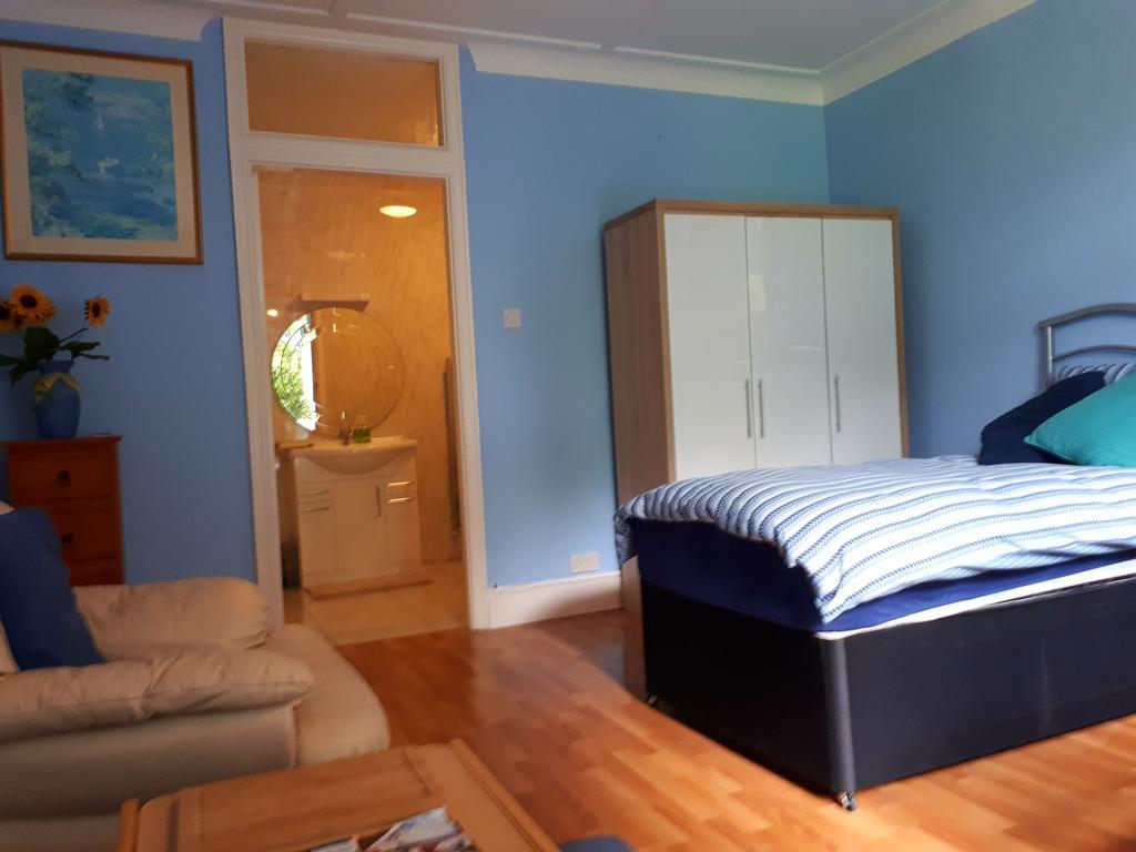 The Dell Dublin Bed and Breakfast Dun Laoghaire Buitenkant foto