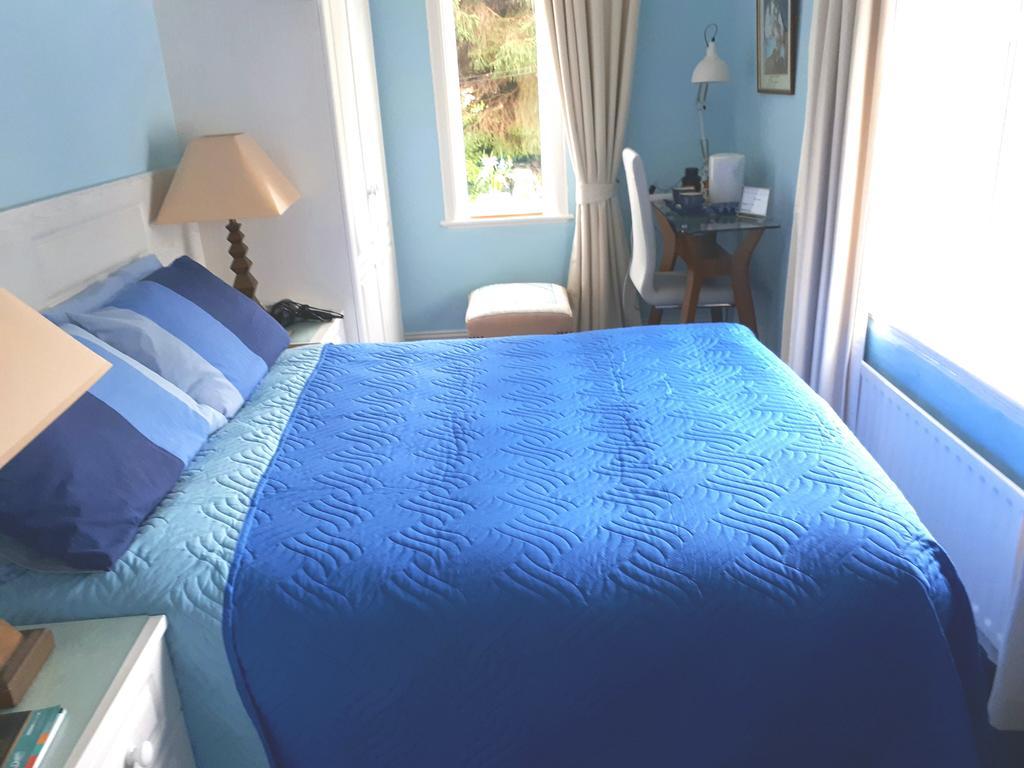 The Dell Dublin Bed and Breakfast Dun Laoghaire Buitenkant foto